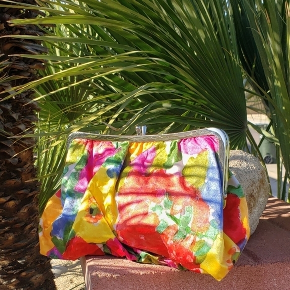 Beautiful Spring‎ and Summer clutch - Picture 2 of 6